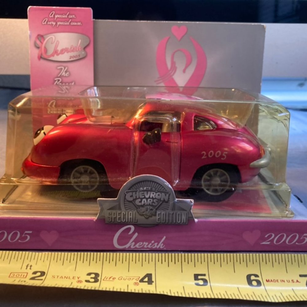2005 CHevron Special Edition Breast Cancer Model Car & Accessories